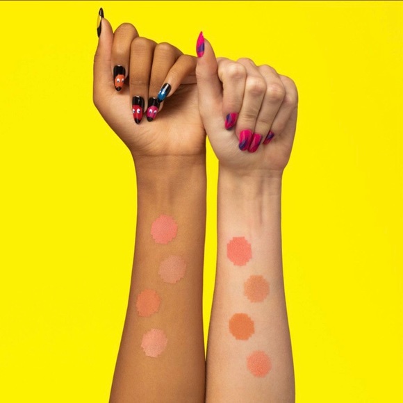 GiANT BOX Wet n wild PAC-MAN Limited Ed makeup set - Picture 7 of 8